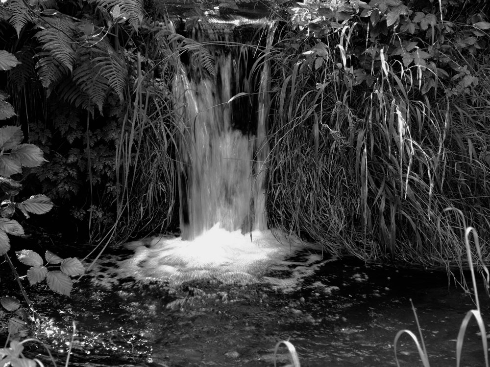 der kleine Wasserfall