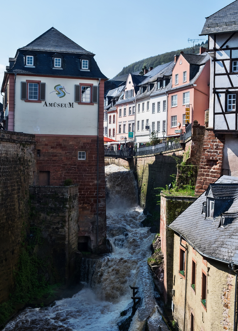 der kleine Wasserfall