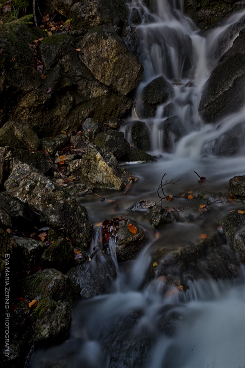 Der kleine Wasserfall ...