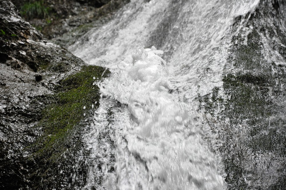 der kleine Wasserfall