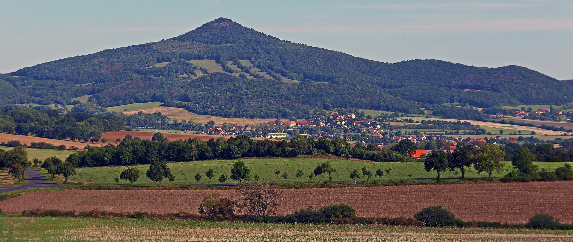 Der Kletecna im Böhmischen Mittelgebirge die Nummer 2