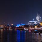 Der Kölner Dom aus Richtung der Zoobrücke