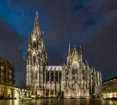 Der Kölner Dom bei Nacht