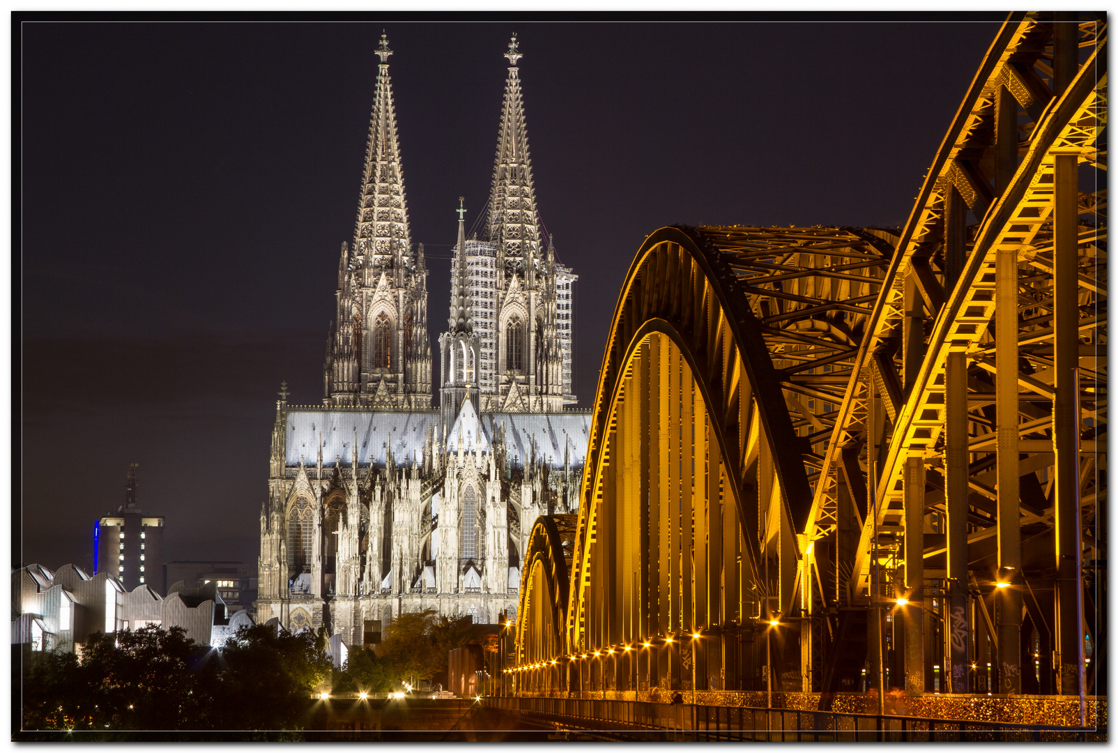 Der Kölner Dom bei Nacht I