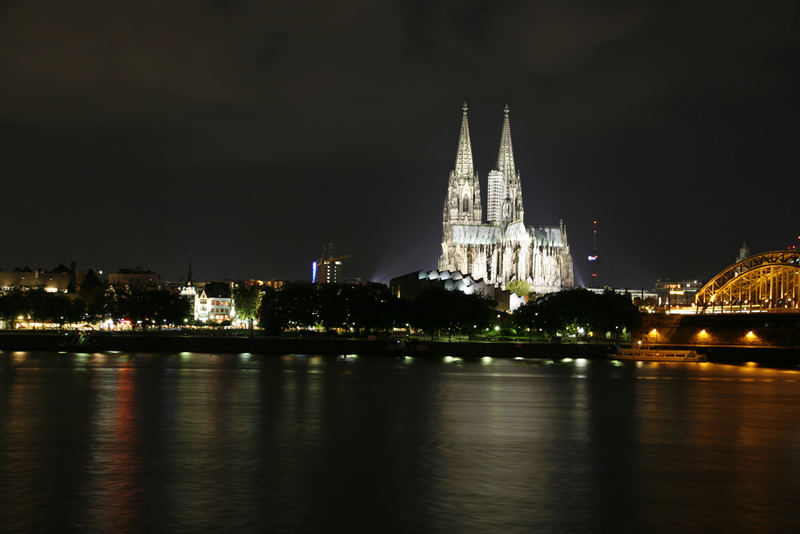 Der Kölner Dom bei Nacht II