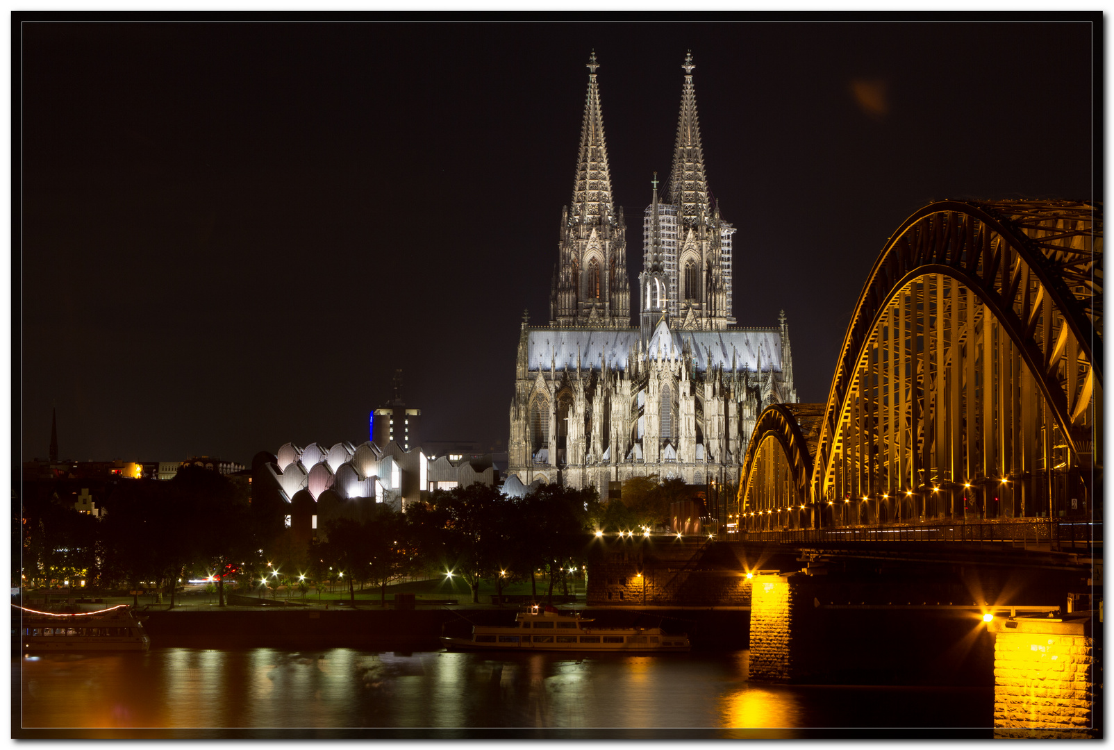 Der Kölner Dom bei Nacht IV