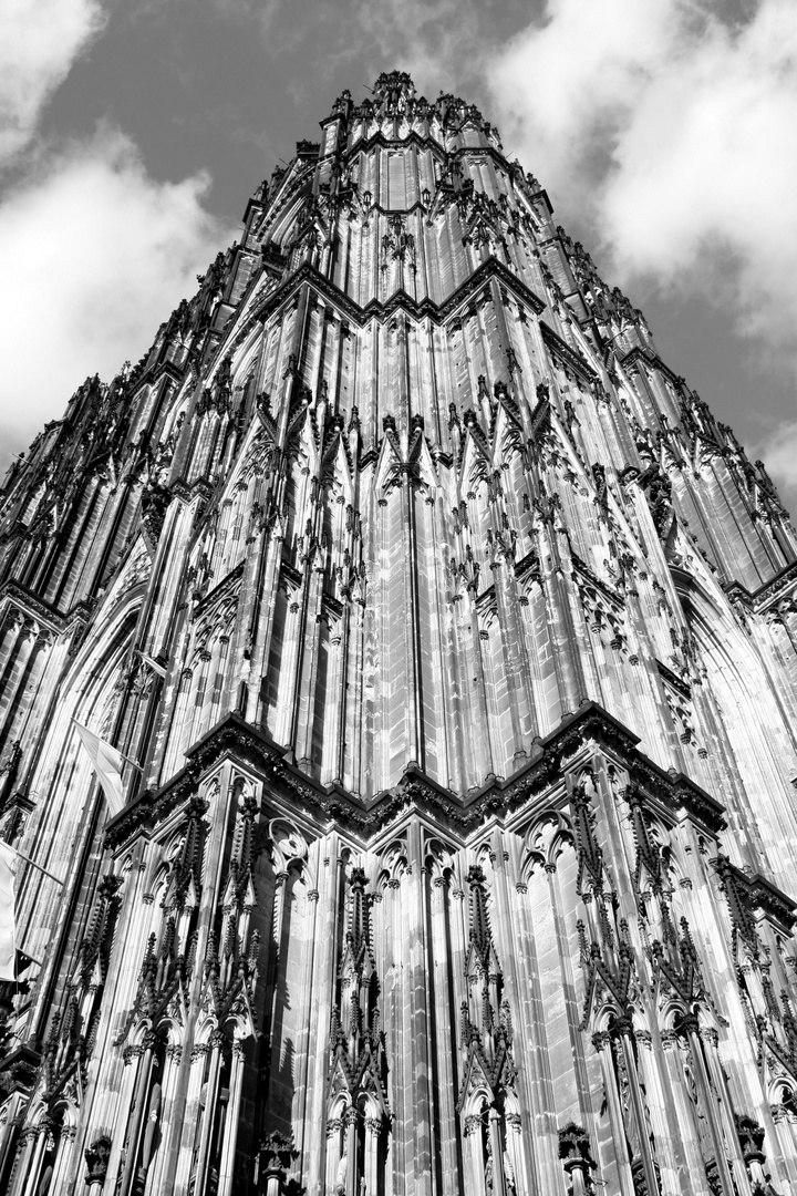 Der Kölner Dom, dem Himmel so nah