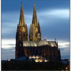 Der Kölner Dom gegen Abend...