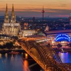 Der Kölner Dom nach Sonnenuntergang