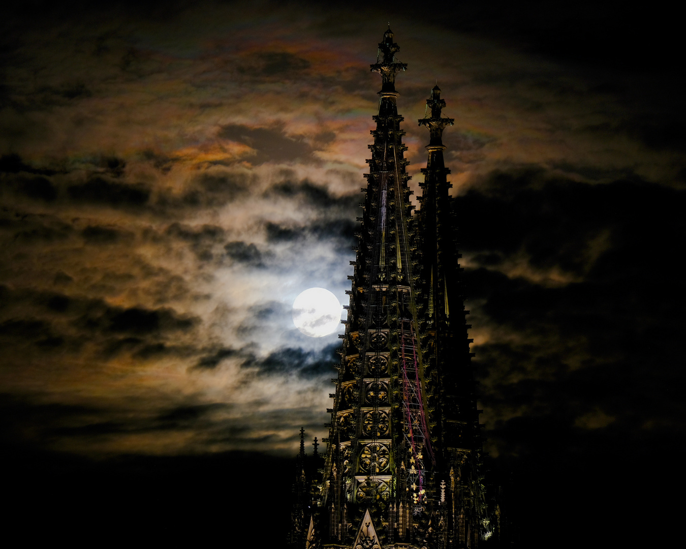 Der Kölner Dom und der Supermond....