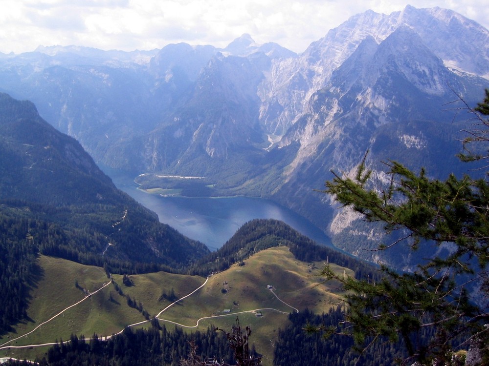 Der Königsee bei Berchtesgaden vom Jennergipfel aus gesehen