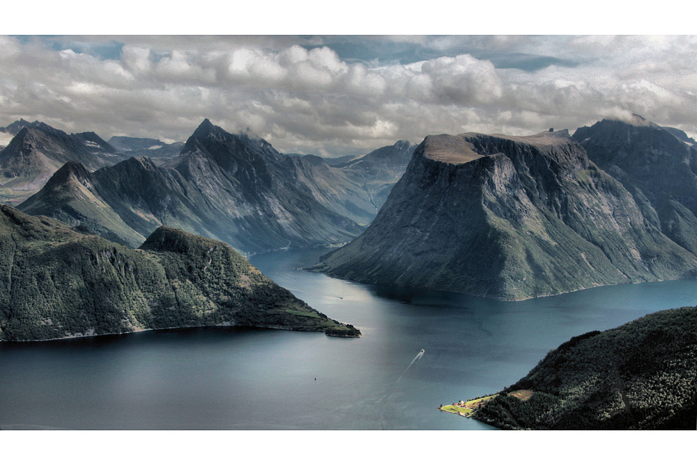 DER KONKORDIAPLATZ DER FJORDE 2