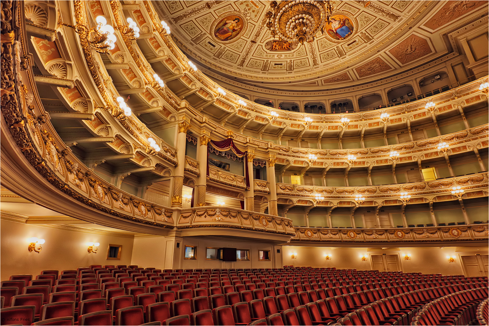 Der Konzertsaal der Semperoper 2/2