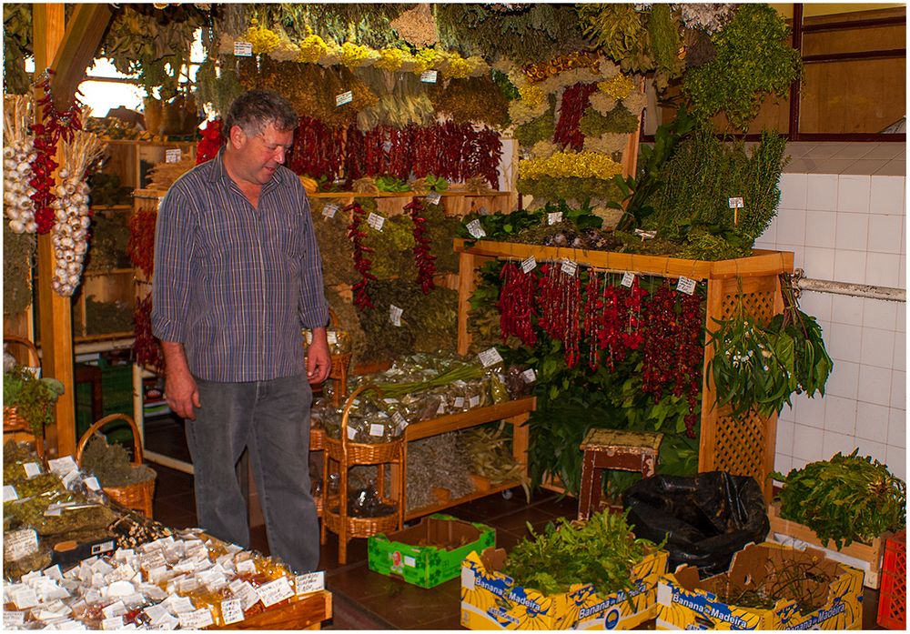 Der Kräutersepp in der Markthalle in Funchal