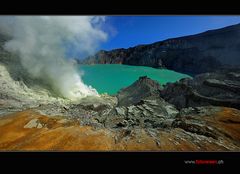 Der Krater des Vulkans Ijen