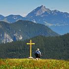 Der Kreuz-Gang... (auf dem Gipfel des Kreuzberges)