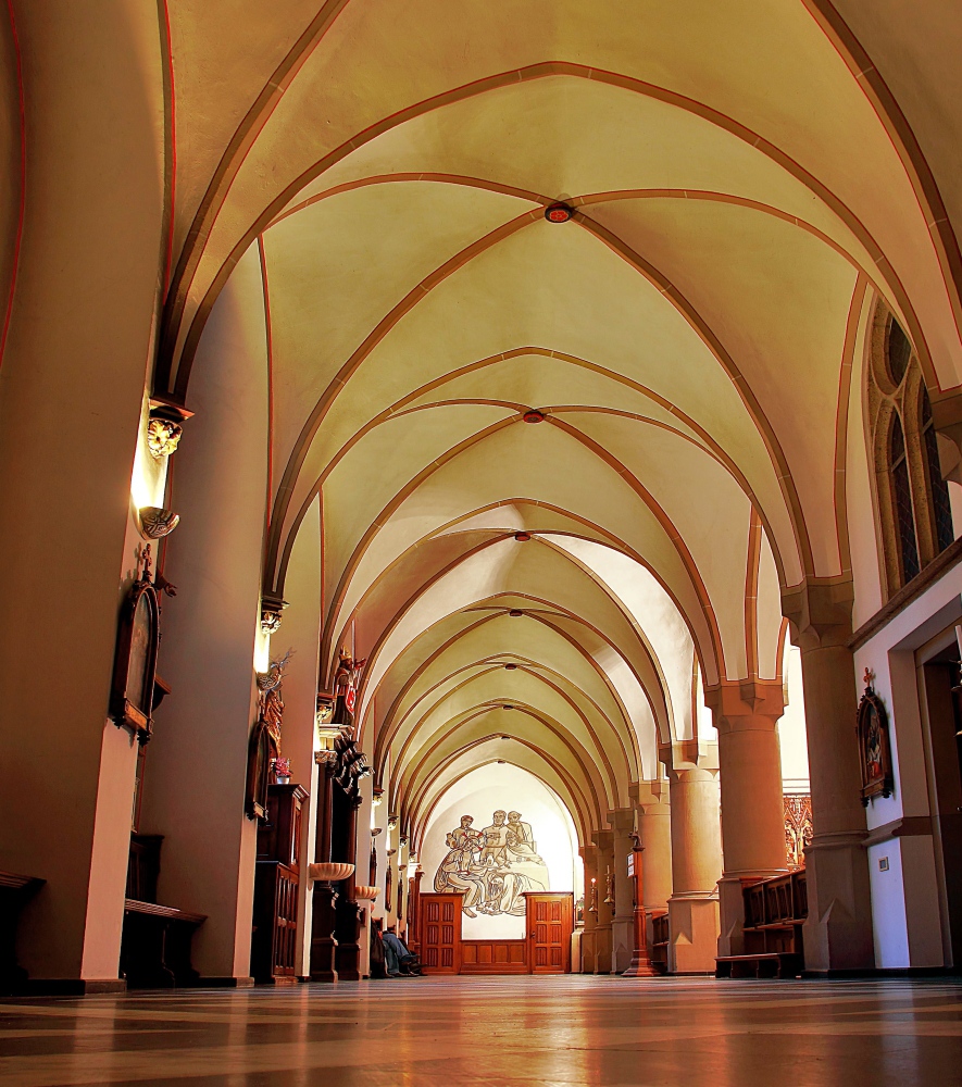 der Kreuzgang  der  Basilika in Kevelaer....