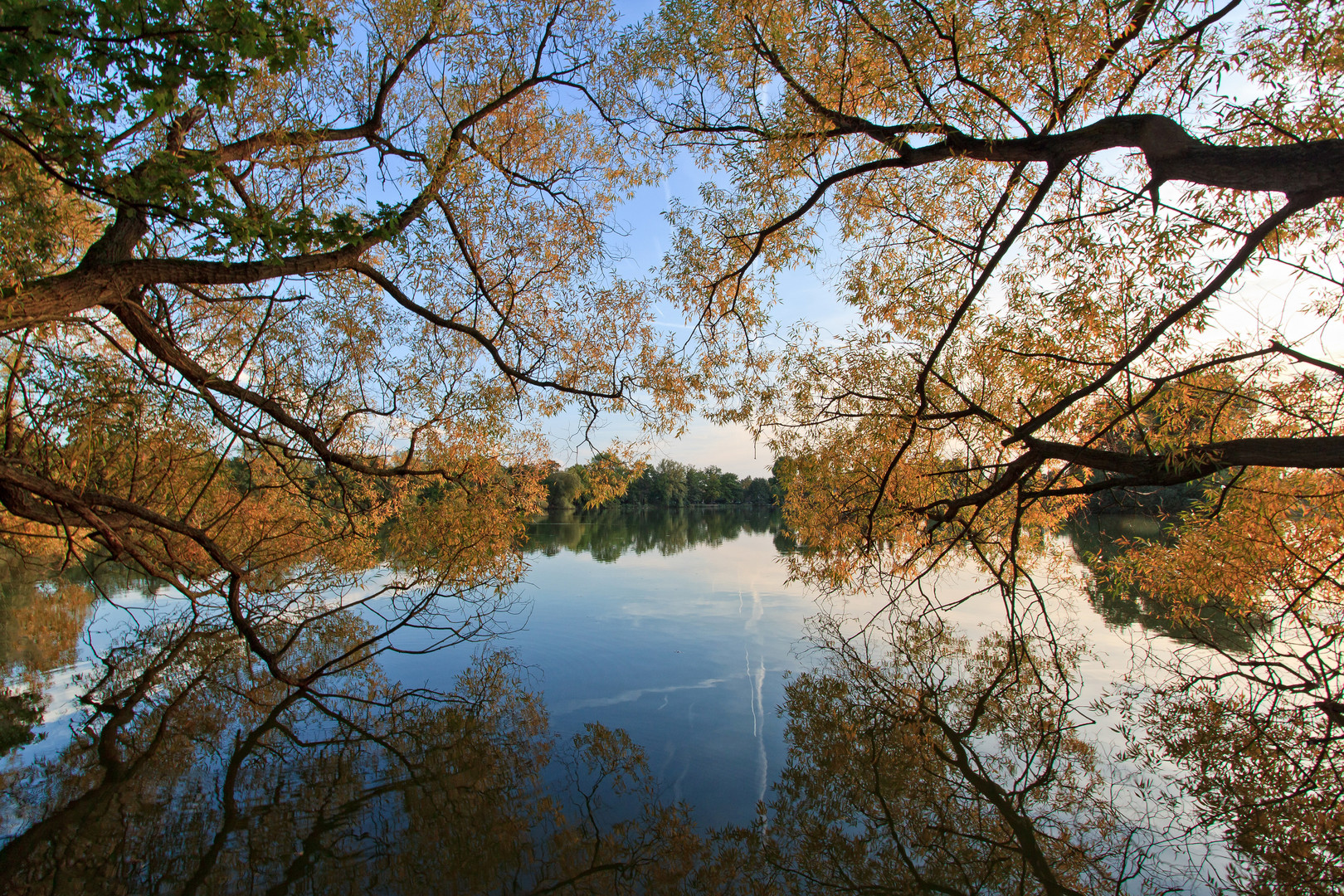 Der Kreuzteich im Herbst