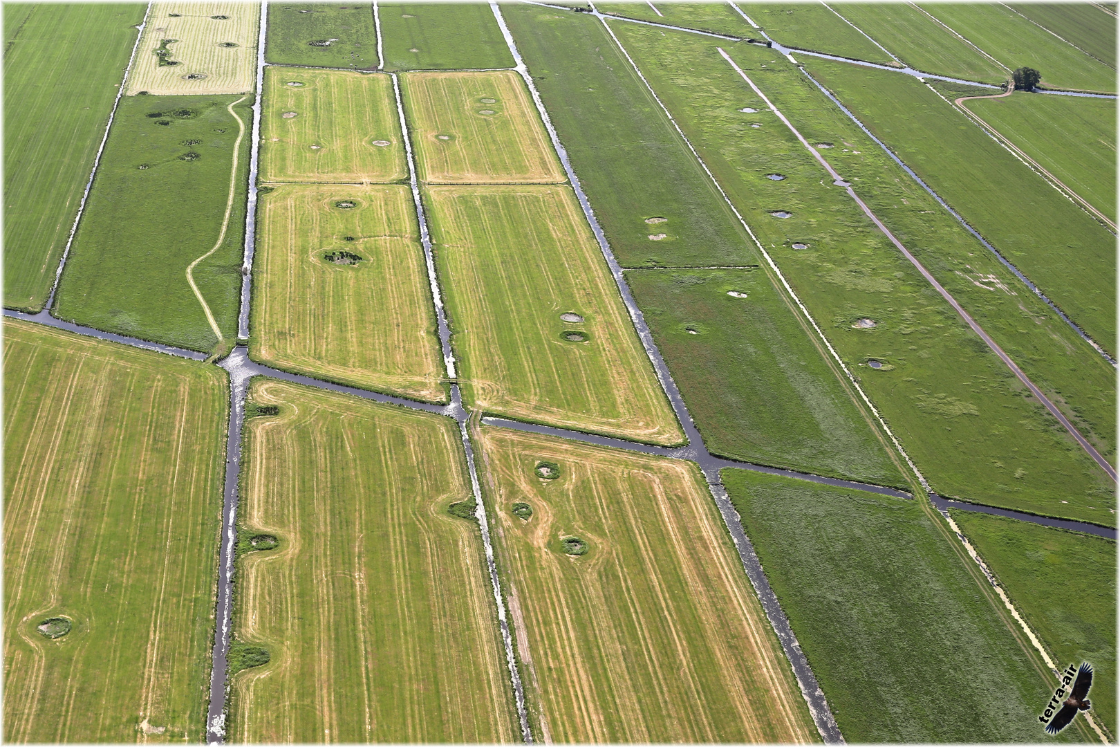 der Krieg war gestern (Luftbild, aerial)