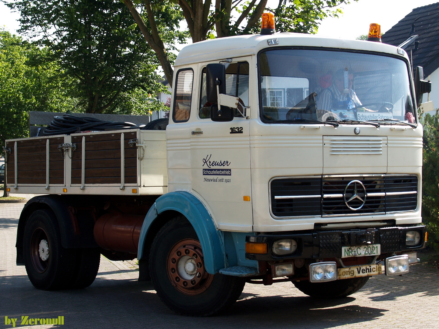 Der Kubische Mercedes Benz.......als Schaustellerzugmaschine