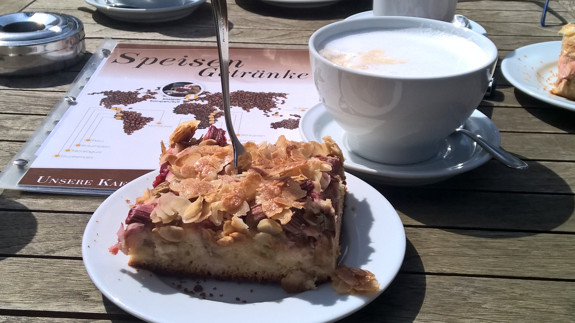 Der Kuchen mit Michkaffee