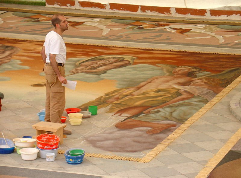 Der Künstler und sein Werk, -Lava Sandbild vor dem Rathaus in La Orotava