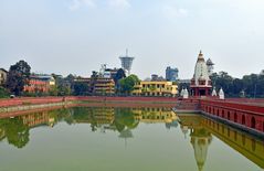 Der künstliche See Rani Pokhari in Kathmandu