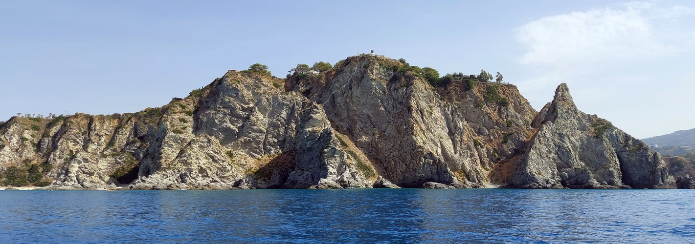 Der Küstenabschnitt Capo Vaticano