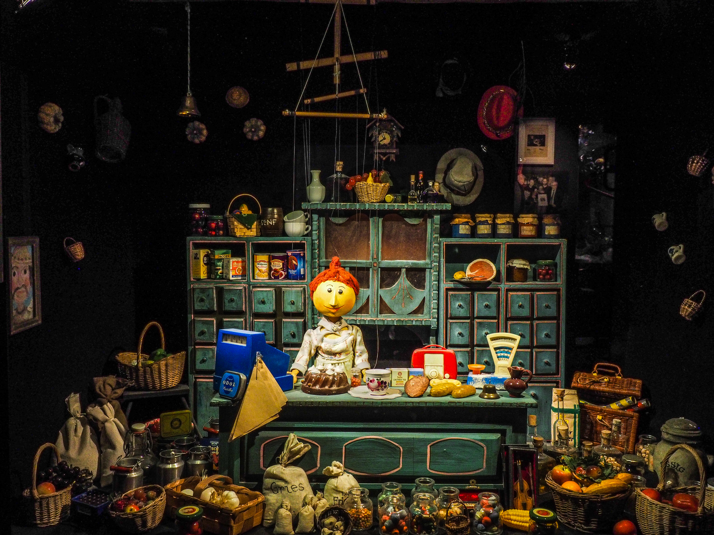 Der Laden von Frau Waas (Kindheitserinnerungen ) Foto & Bild | kunstfotografie & kultur, theater ...