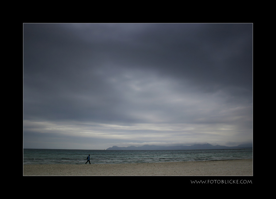 Der Läufer am Strand