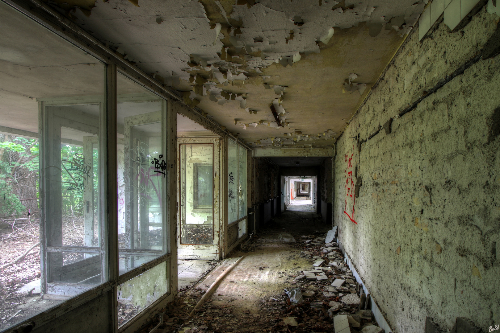 Der lange Gang..... Foto & Bild fotos, spezial, marode Bilder auf