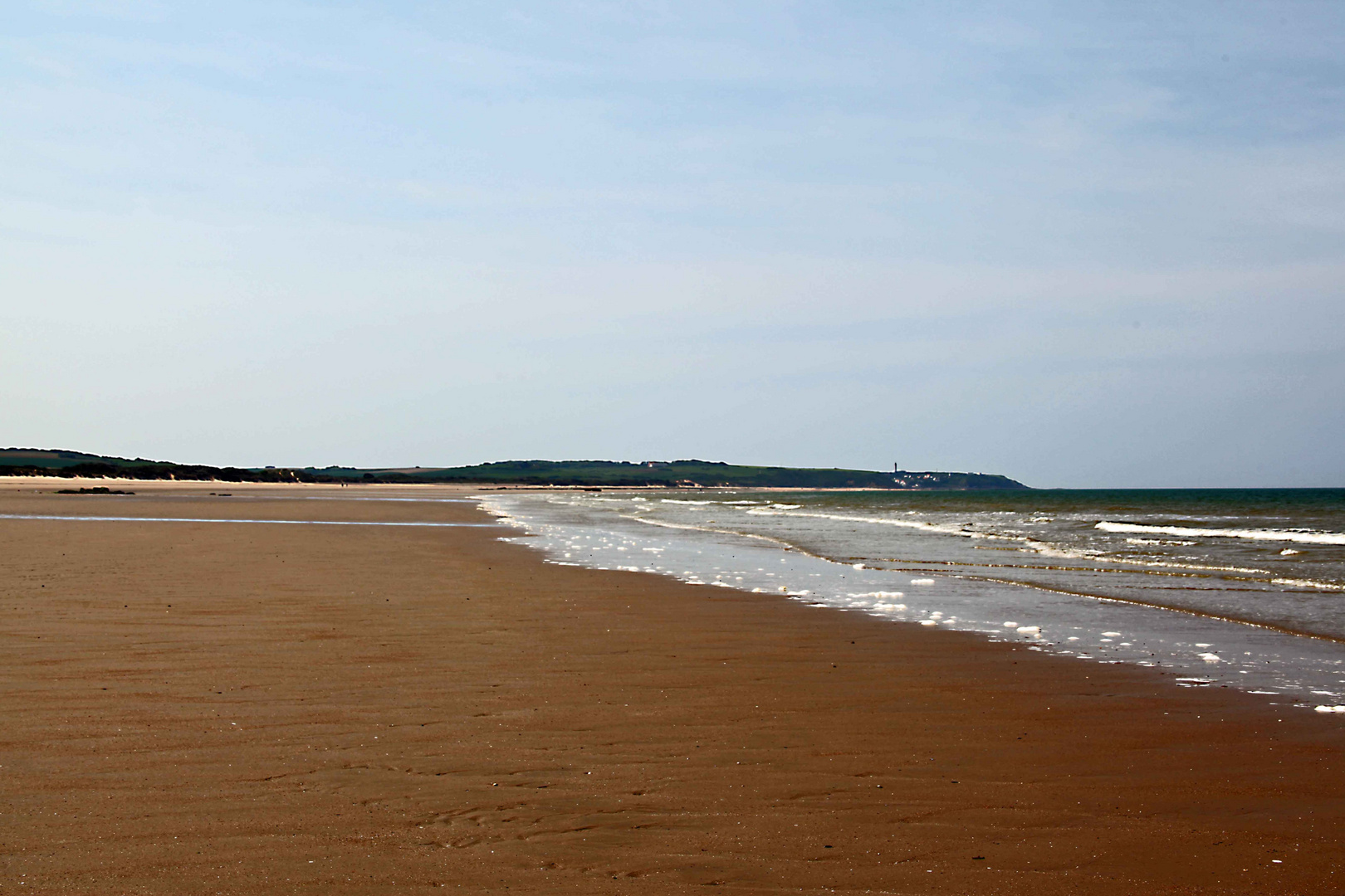 Der lange schöner Strand von  Wissant in Normandie Frankreich