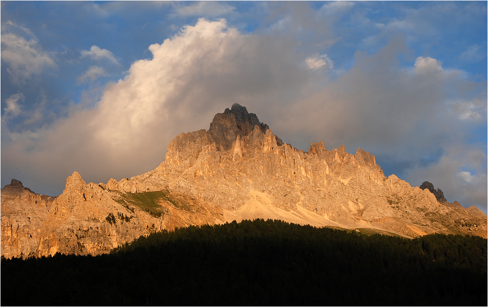 Der Latemar bei Sonnenuntergang