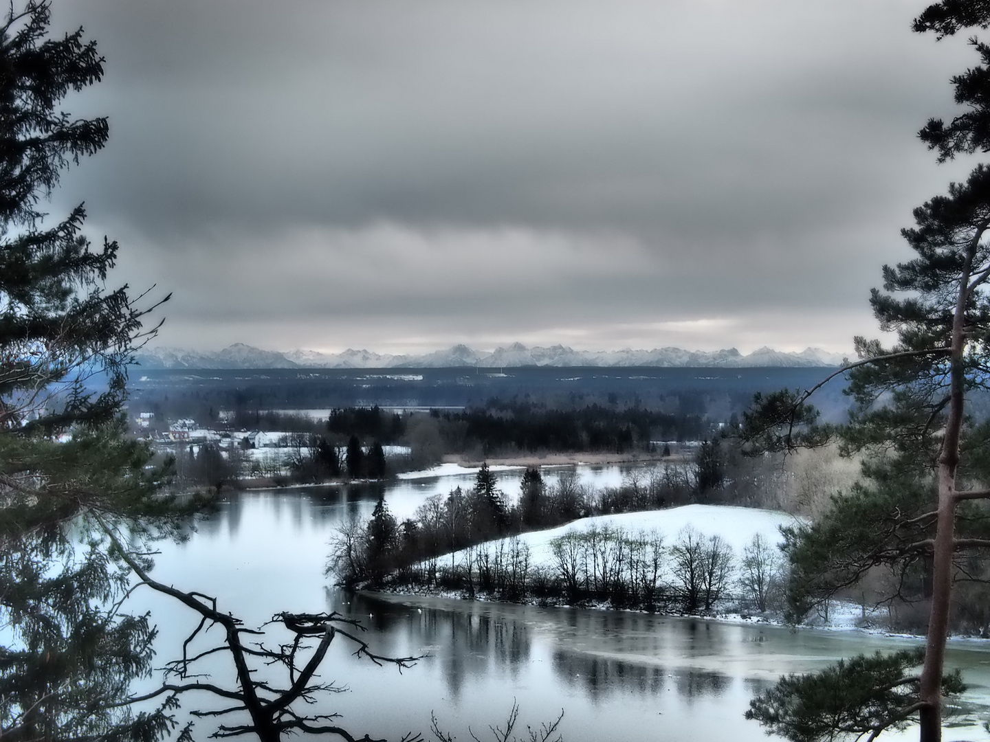 Der Lech mit Bergpanorama