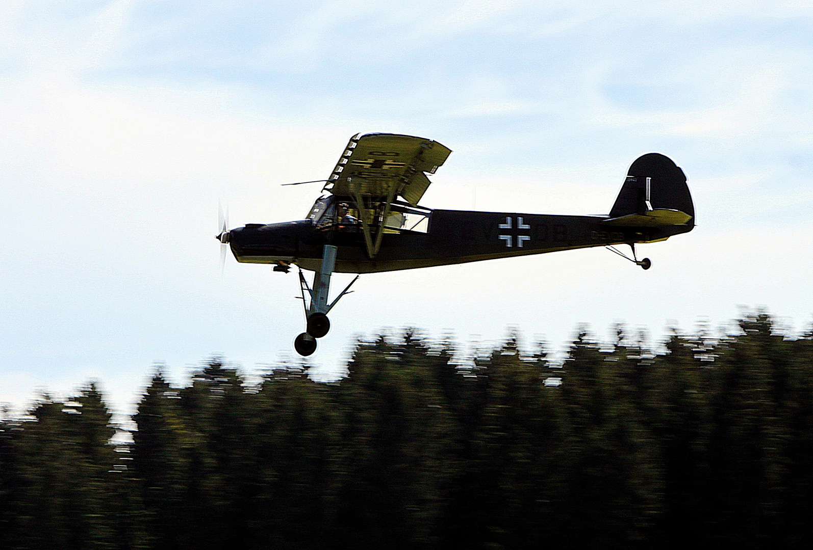 Der legendäre Fieseler Storch auf der Airshow in Breitscheid 2012