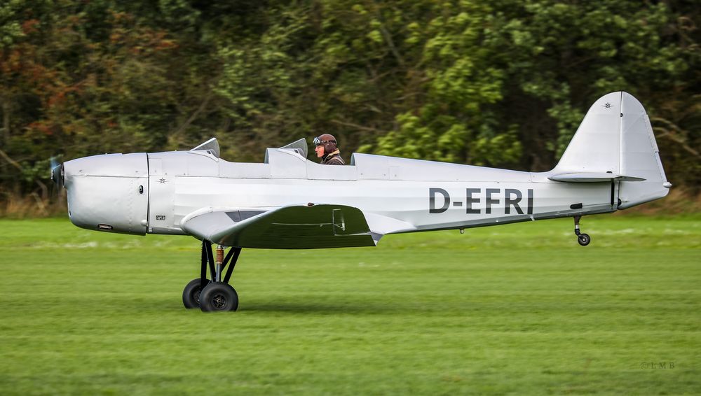 Der Lehrer fliegt allein