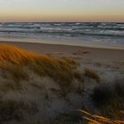 Der Leitpfahl in der Abendsonne