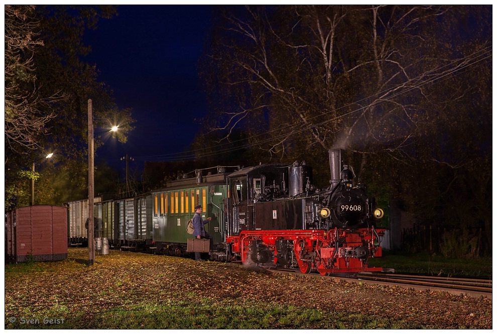 Der letzte Kleinbahnfahrgast am Abend nach Mesendorf