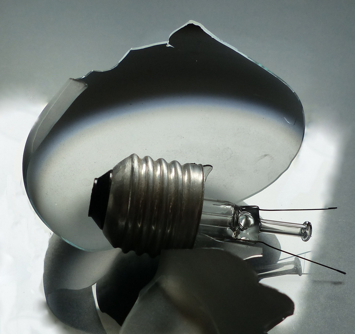 der Letzte macht das Licht aus.. Foto & Bild  stillleben, glas