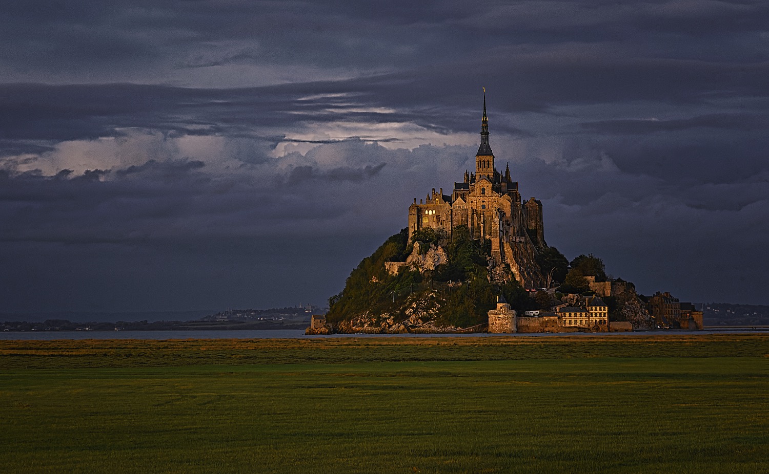 Der Letzte macht das Licht aus - Mont Saint Michel 