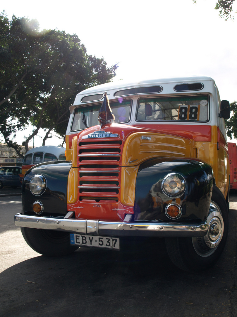 Der letzte seiner Art: Thames-Bus auf Malta