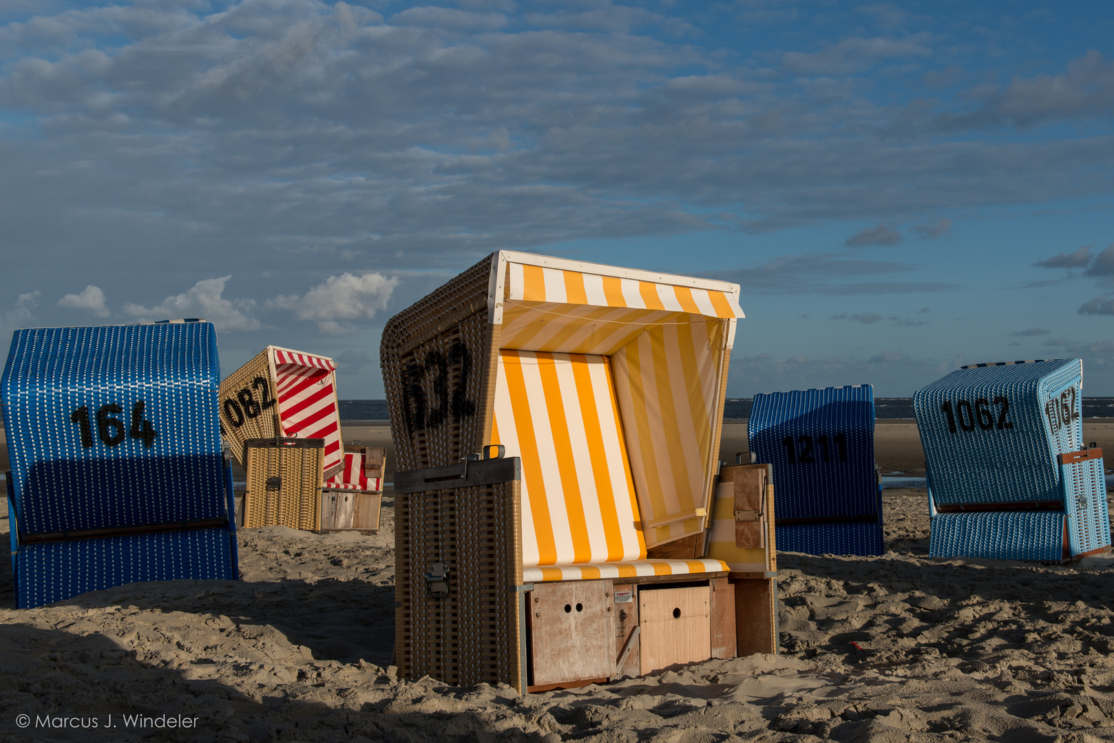 Der leuchtende Strandkorb auf Langeoog