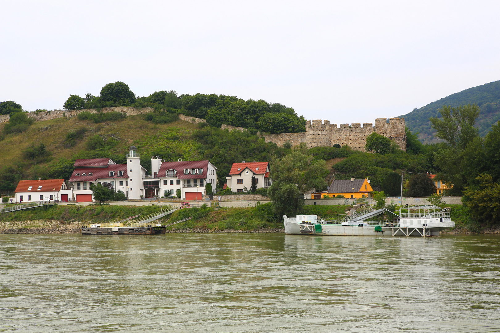 Der Leuchtturm an der Donau