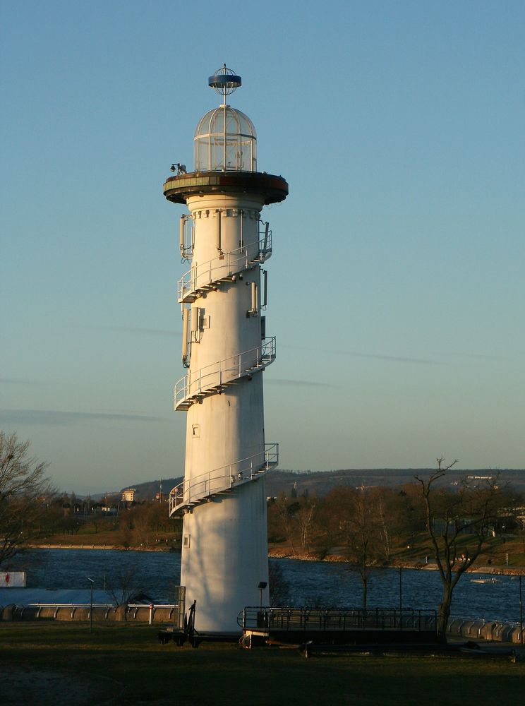 Der Leuchtturm auf der Donauinsel