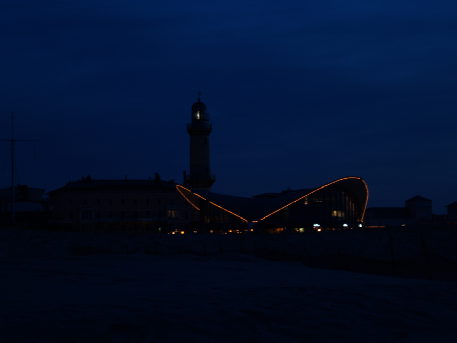 Der Leuchtturm bei Nacht