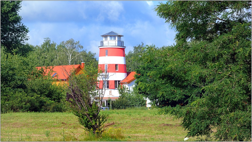 ... der Leuchtturm hinter unserem Ferienhaus ...