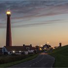 Der Leuchtturm Huisduinen im Abendlicht