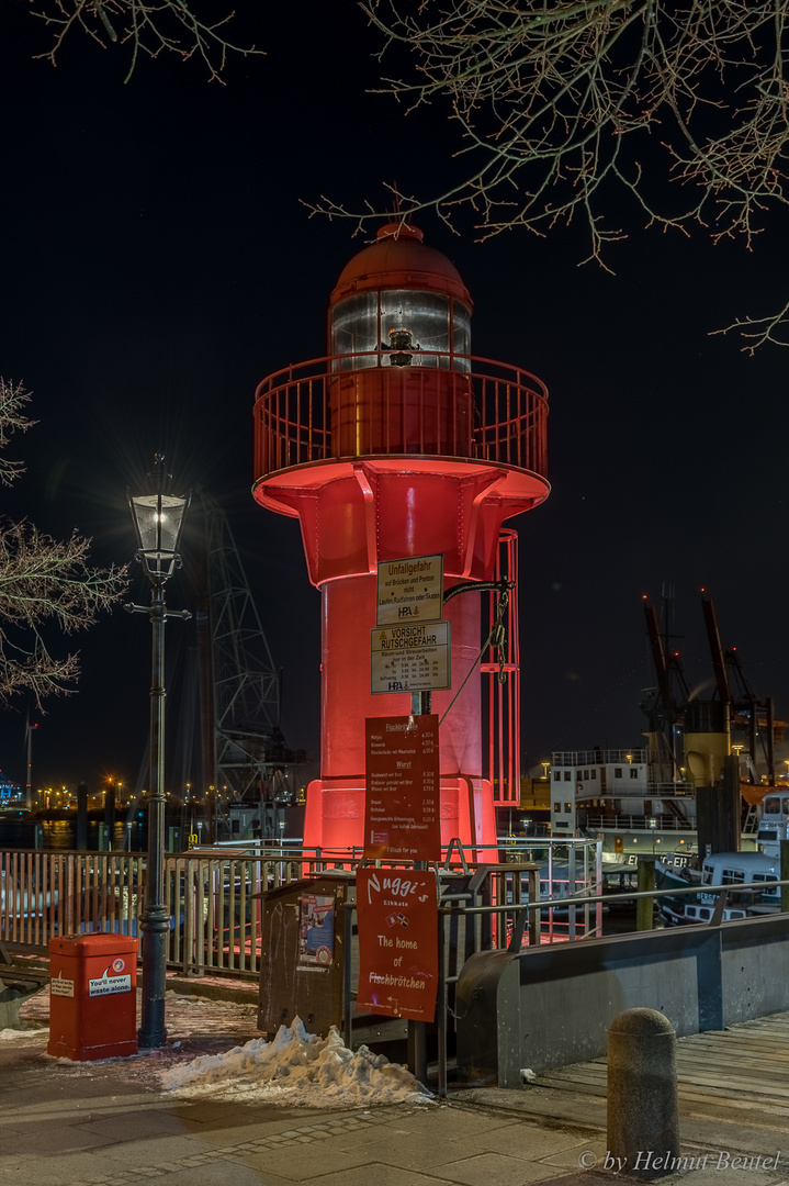 Der Leuchturm am Museumshafen Övelgönne