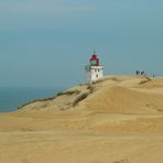 Der Leuchturm Rubjerg Knude Fyr steht noch immer; September 2011 .