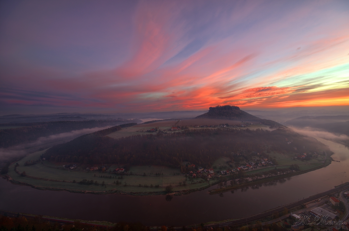 Der Lilienstein bei Sonnenaufgang